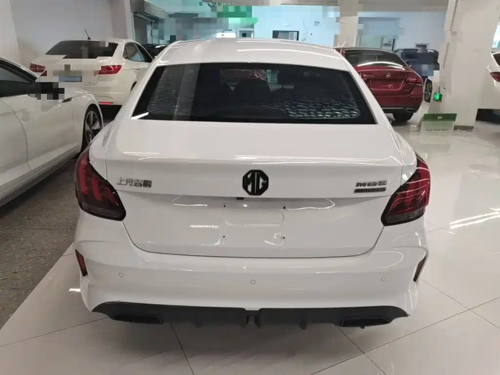 MG5 180 DVVT CVT Youth Luxury