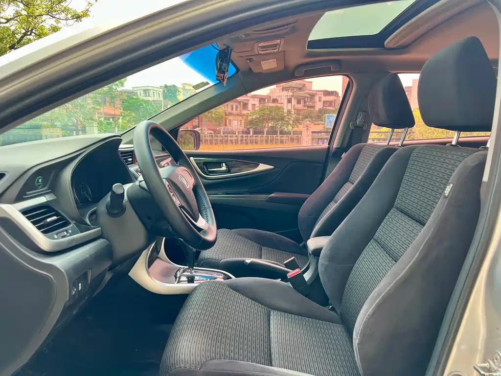 Crider 1.8 L Auto Luxury