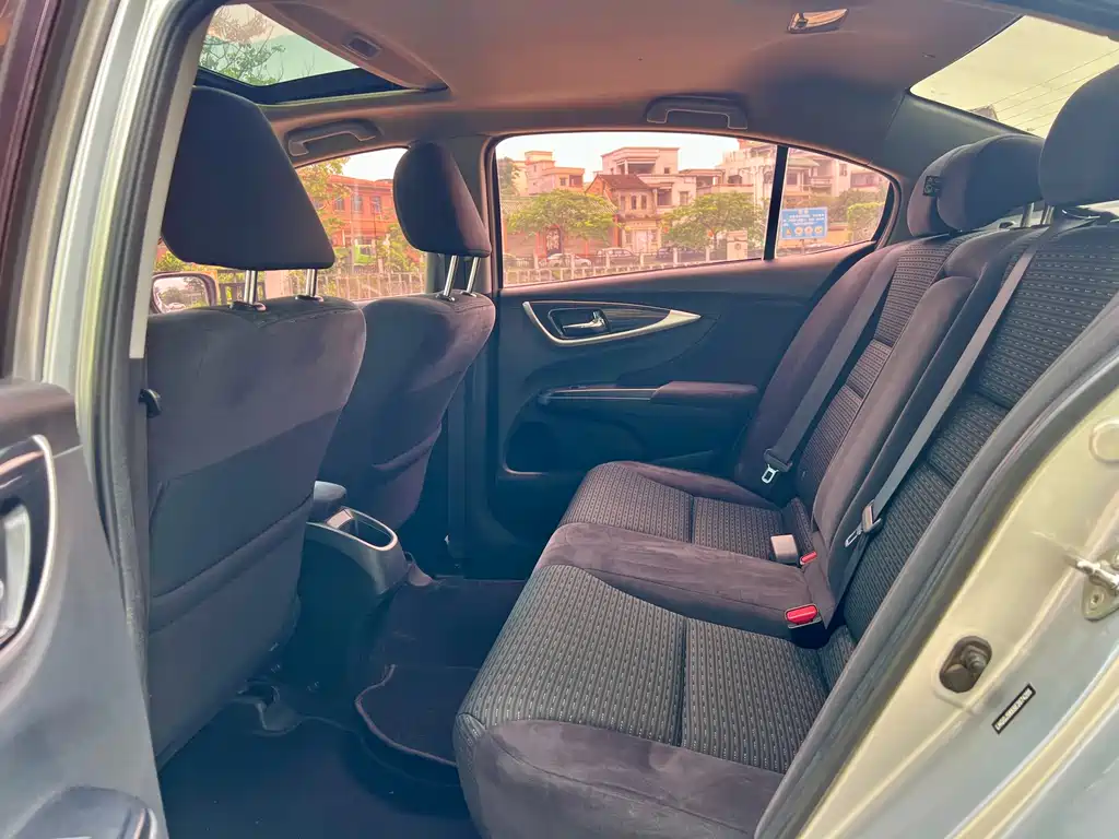 Crider 1.8 L Auto Luxury