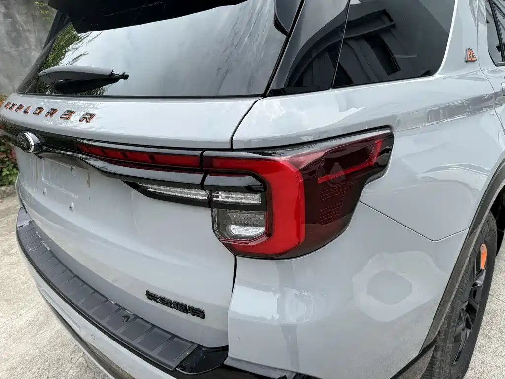 Explorer 2.3 T EcoBoost Kunlun Peak 6-seat