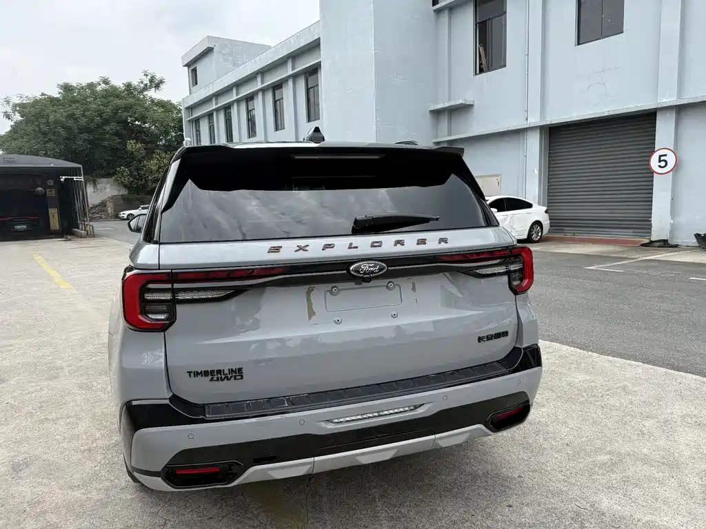 Explorer 2.3 T EcoBoost Kunlun Peak 6-seat