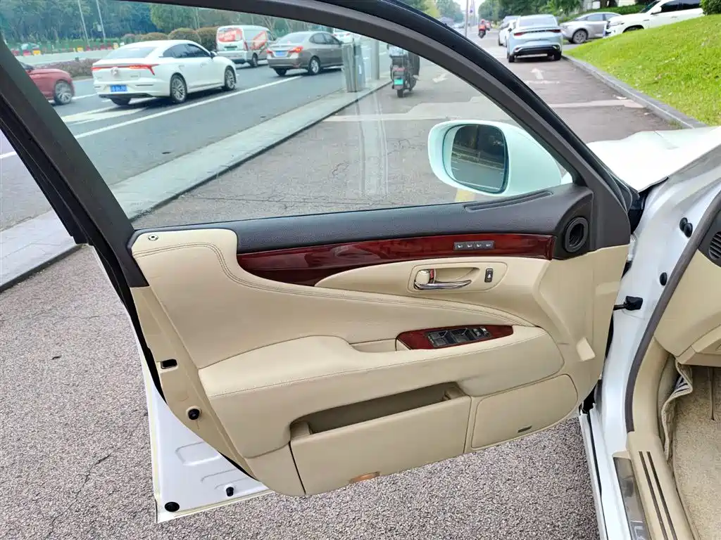 Lexus LS 460 L