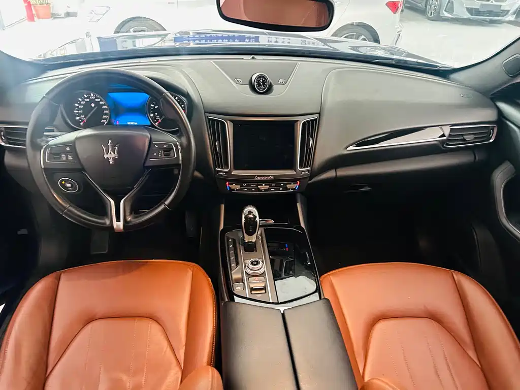 Levante 3.0 T Classic