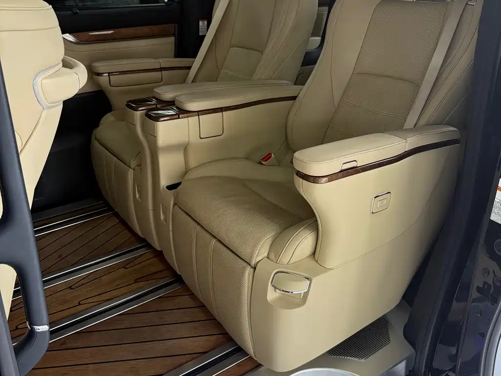Alphard 3.5 L Distinguished