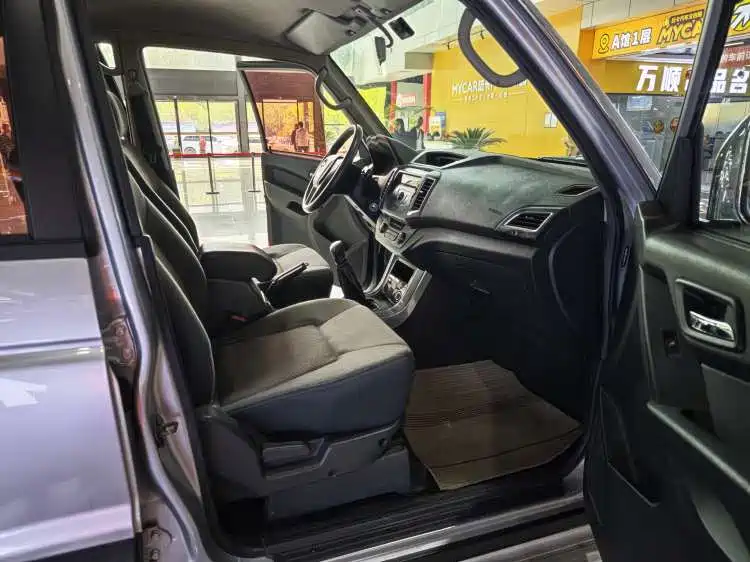Leopaard Q6 猎豹Q6 2015款 2.4 L 手动两驱精英型