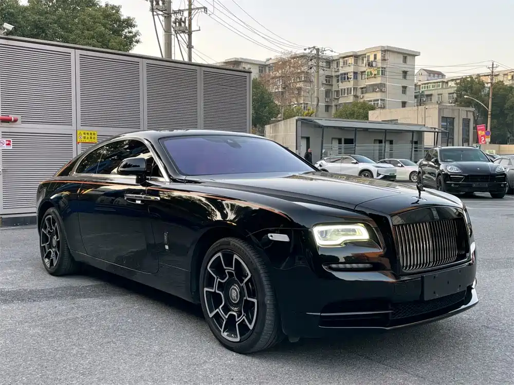 Wraith 6.6 T Black Badge