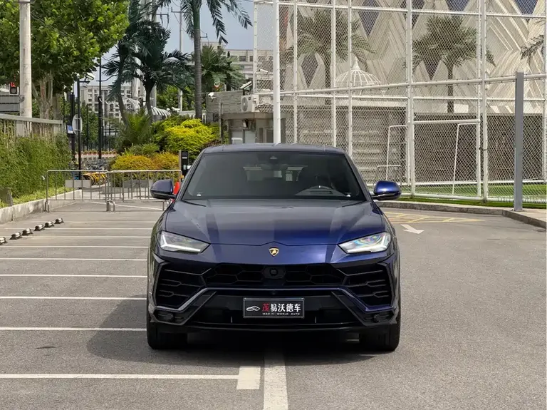 Lamborghini Urus 4.0 T V8