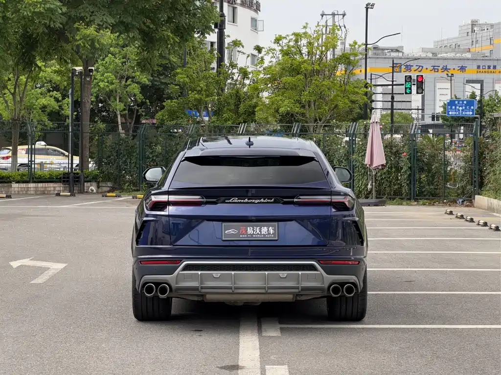 Urus 4.0 T V8