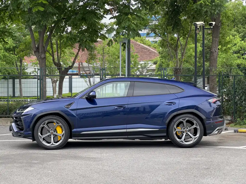 Urus 4.0 T V8