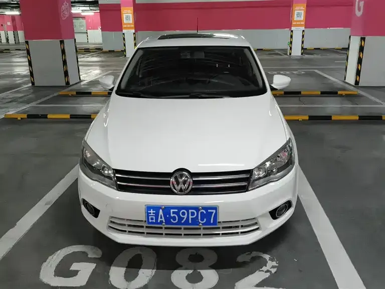 Volkswagen Jetta 1.6 L Auto Luxury
