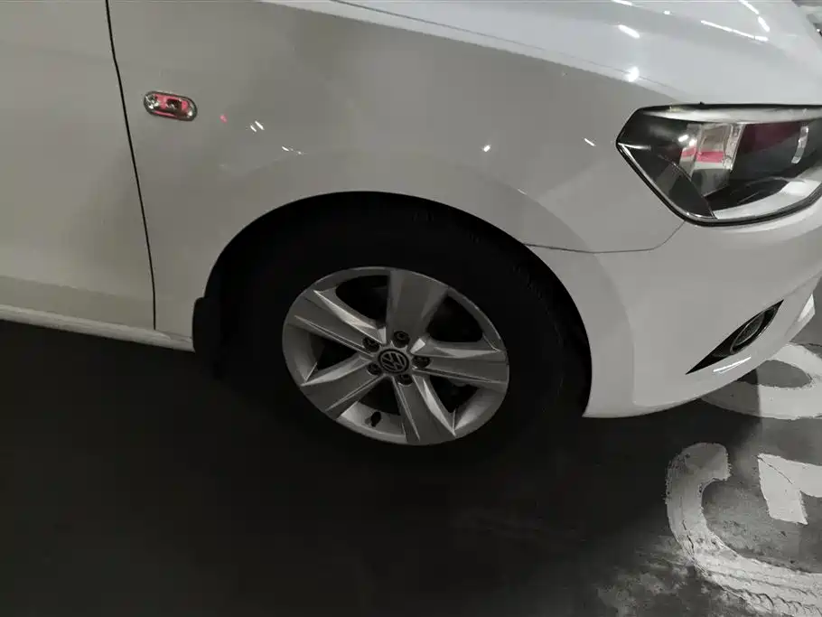 Jetta 1.6 L Auto Luxury