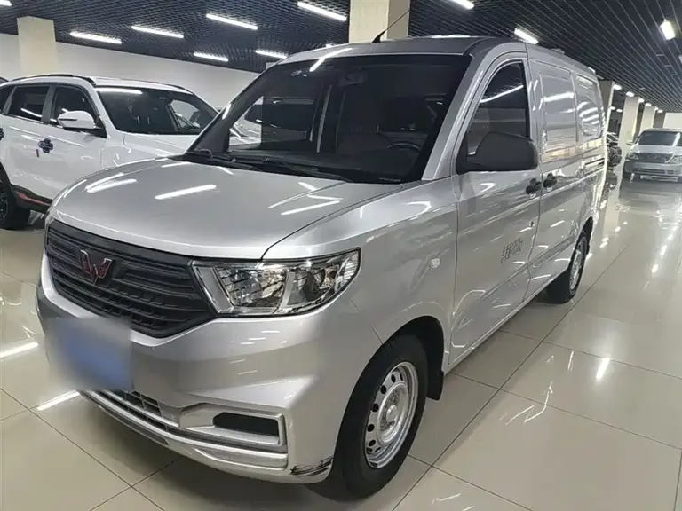 Wuling Hongguang V 五菱宏光V 2021款 1.5 L劲取版封窗车LAR