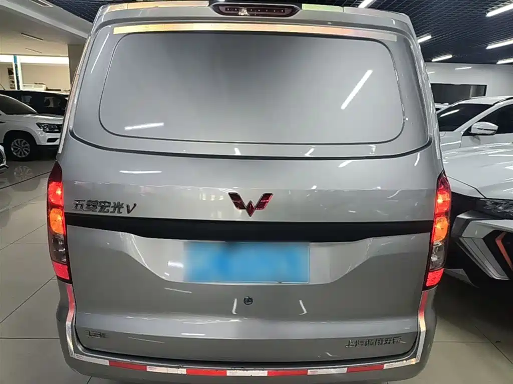 Wuling Hongguang V 五菱宏光V 2021款 1.5 L劲取版封窗车LAR