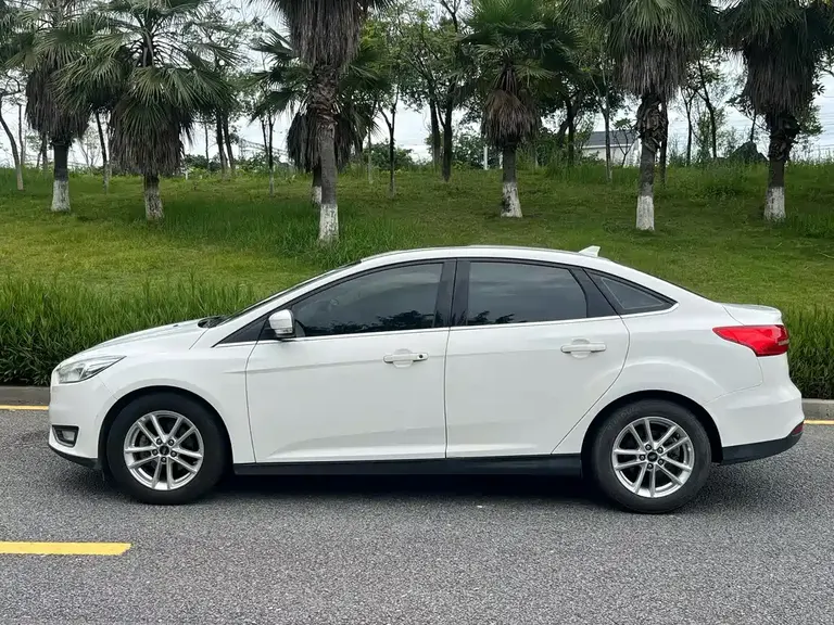Ford Focus 福克斯 2018款 三厢经典 EcoBoost 180 自动精英型