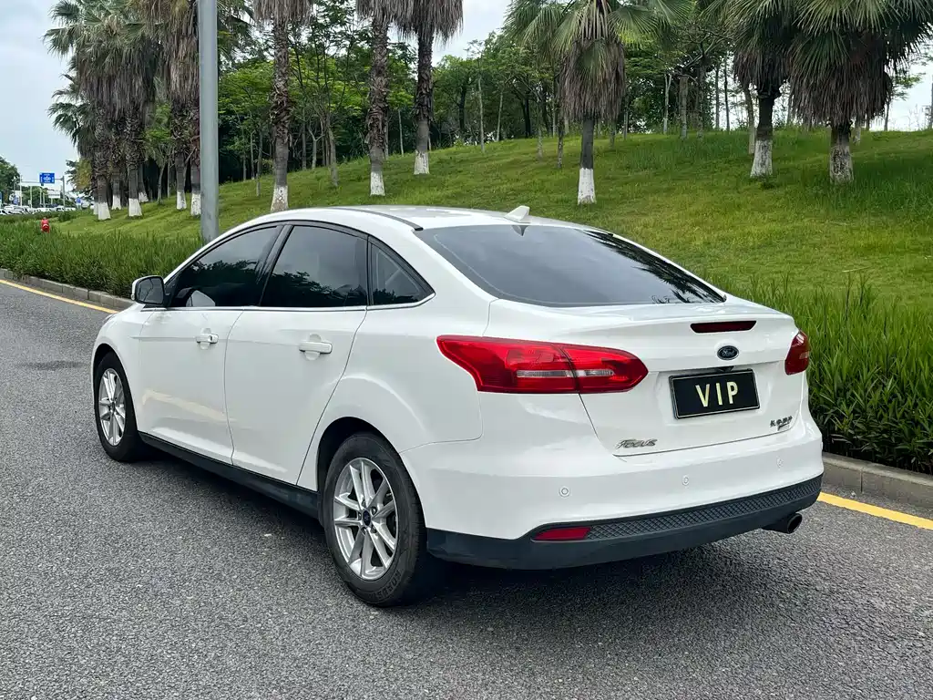 Focus 福克斯 2018款 三厢经典 EcoBoost 180 自动精英型