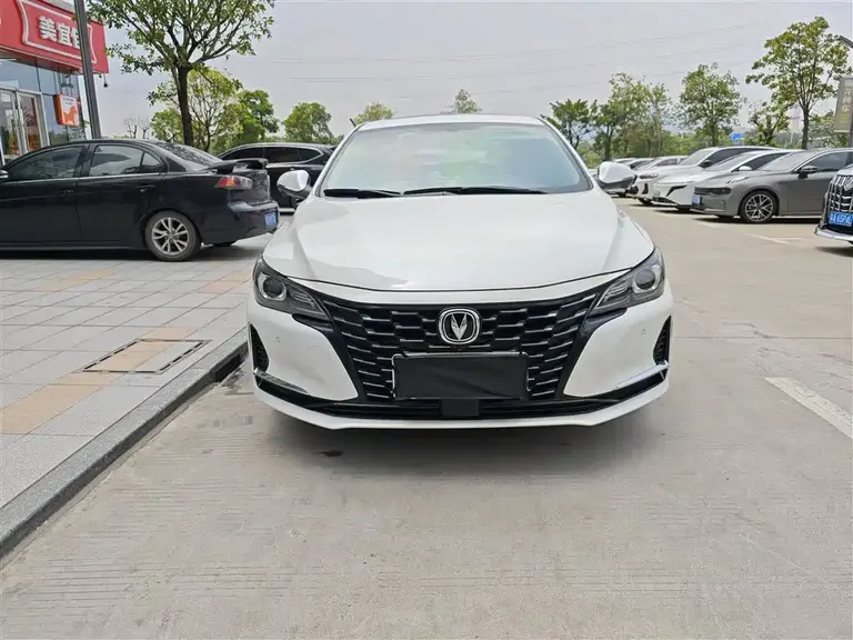 Changan Ruicheng CC Blue Whale 1.5 T DCT Luxury