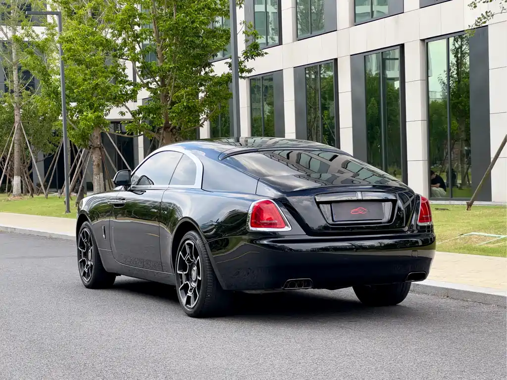 Wraith 6.6 T Black Badge