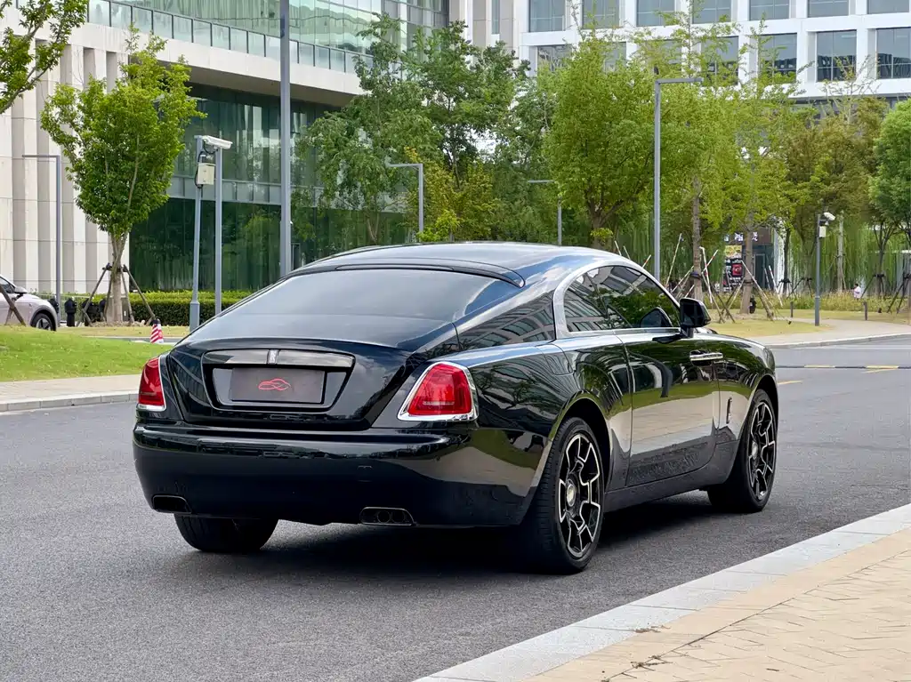 Wraith 6.6 T Black Badge