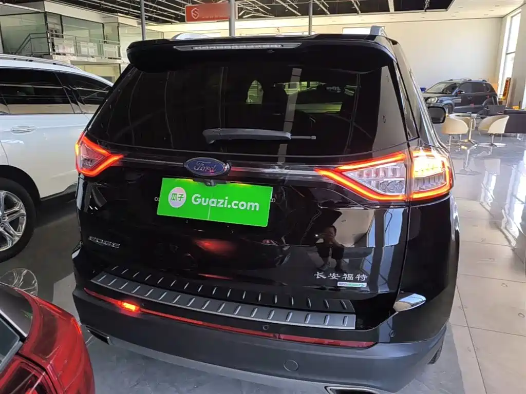 Edge EcoBoost 245 2 WD Grand Sharp 7-seat CN-V