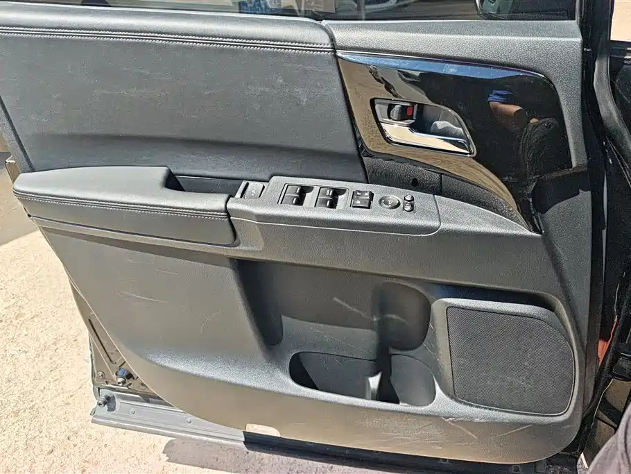 Elysion 2.0 L Hybrid Luxury