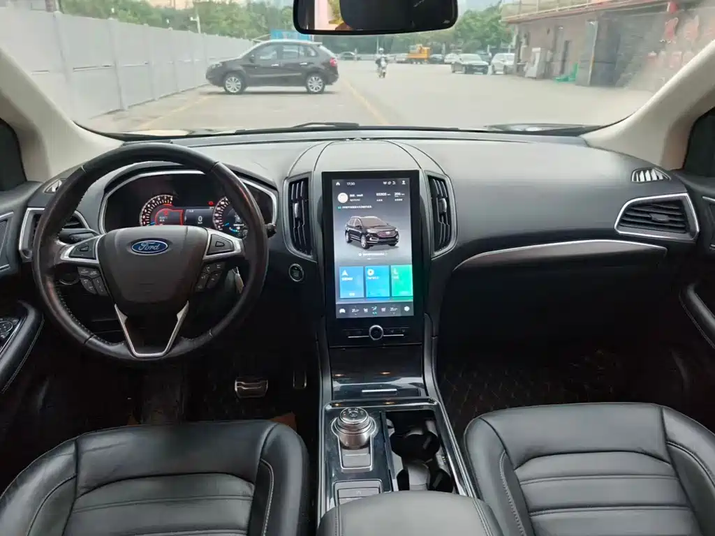Edge EcoBoost 245 2 WD Grand Sharp 7-seat