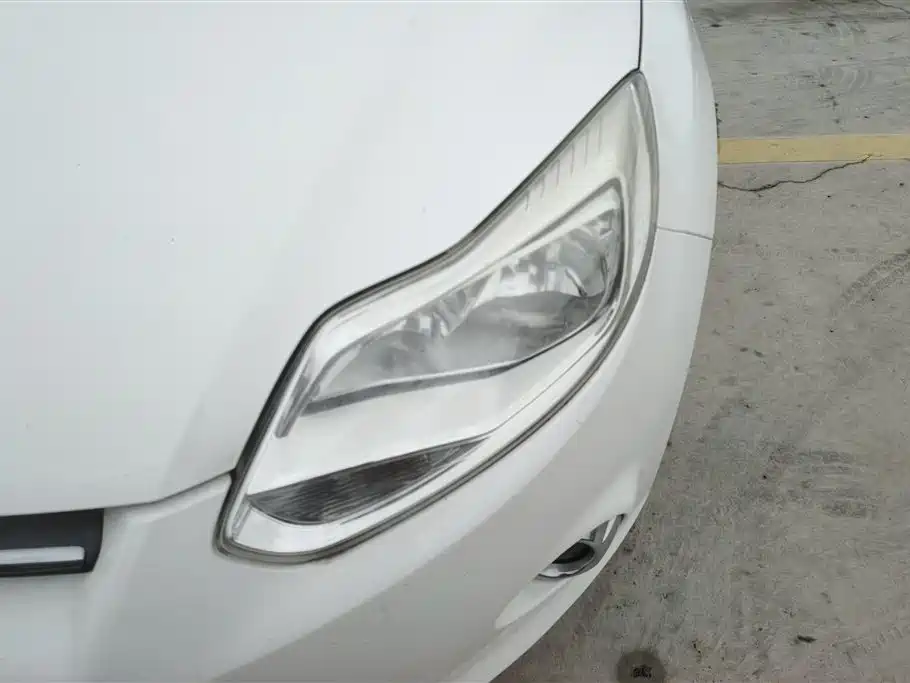 Focus Sedan 1.6 L Manual Style