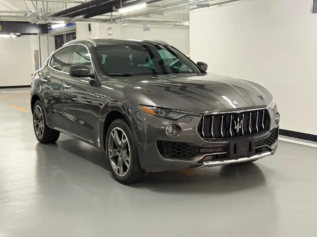 Levante 3.0 T Standard
