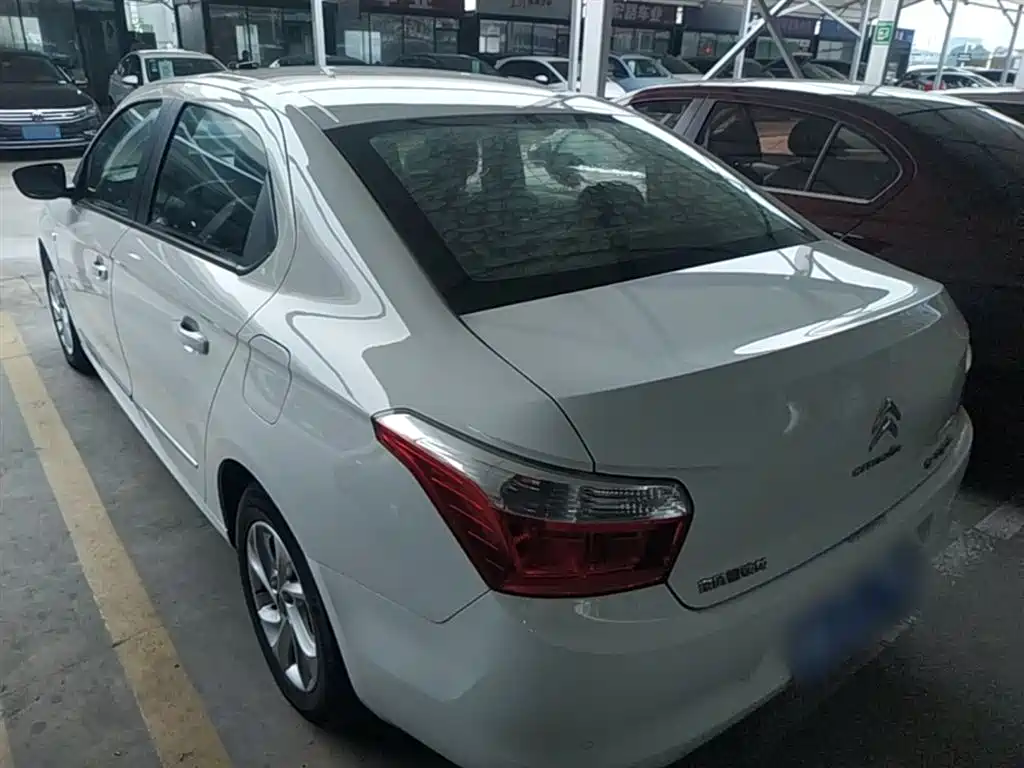 Elysee 1.6 L Manual Comfort