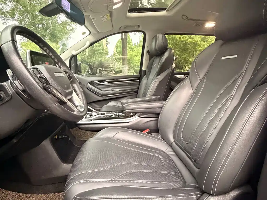 Maxus G20 大通G20 2020款 2.0 T 汽油自动豪华行政版