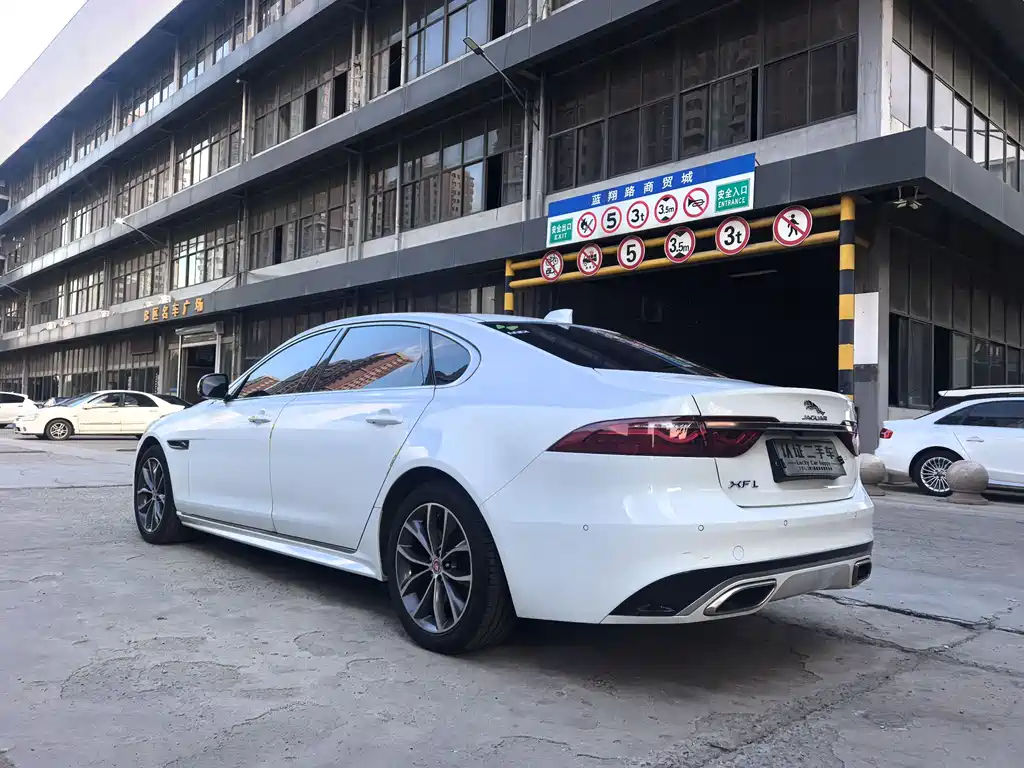 Jaguar XFL XFL 2.0 T P250 2 WD Elite Sport
