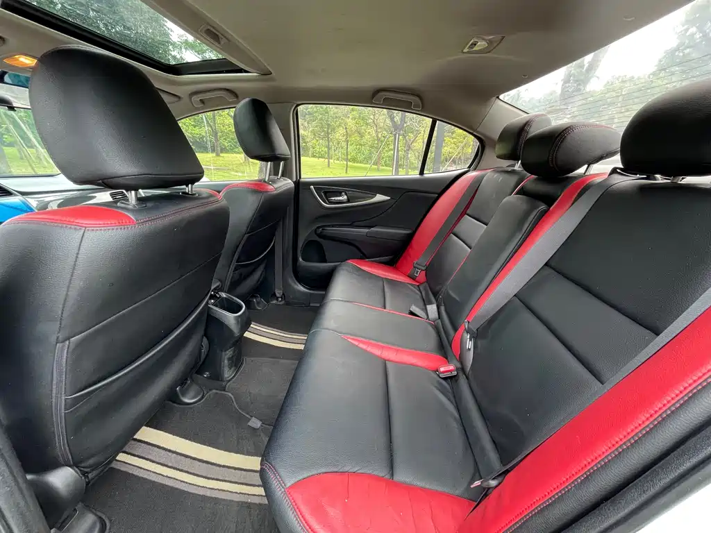 Crider 1.8 L Auto Luxury