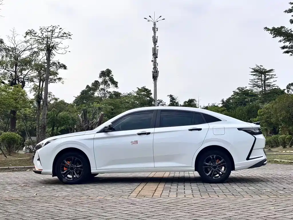 Yixuan 1.5 L Auto Glory