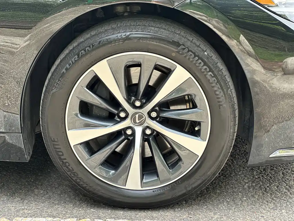 Lexus LS 500 h Premium