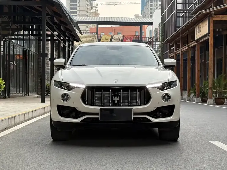 Maserati Levante 3.0 T Standard CN-V