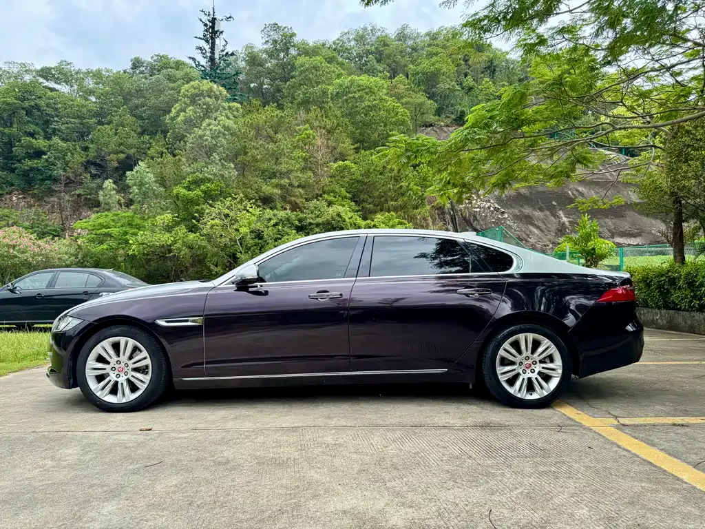 Jaguar XFL 捷豹XFL 2017款 XFL 2.0 T 240 PS 奢华版