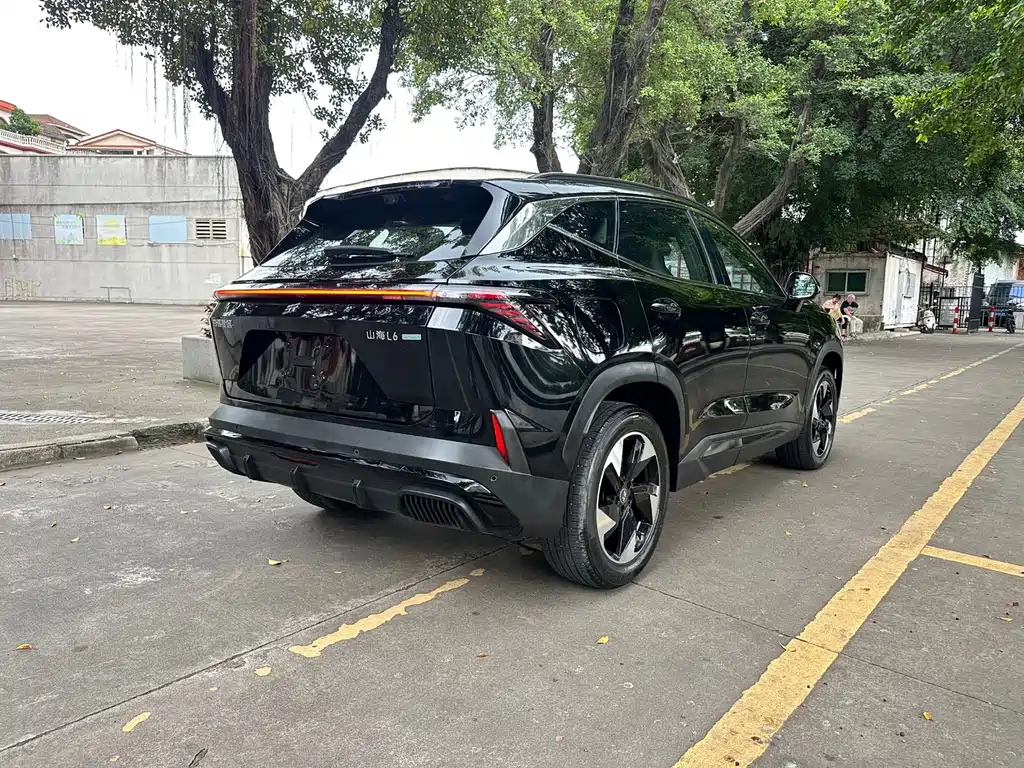 Jetour Shanhai L6 1.5 TD DHT ULTRA