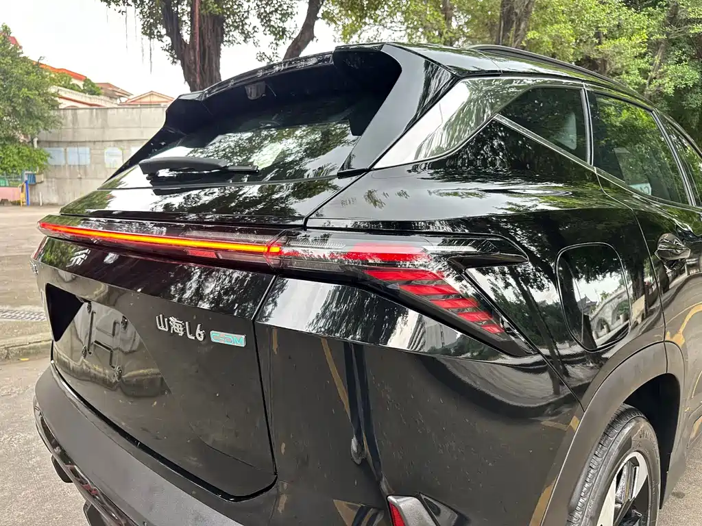 Jetour Shanhai L6 1.5 TD DHT ULTRA
