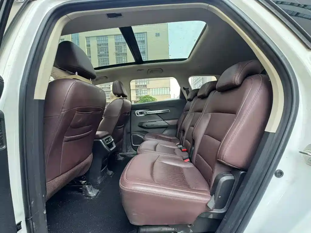 Haoyue 1.8 TD DCT Luxury 7-seat