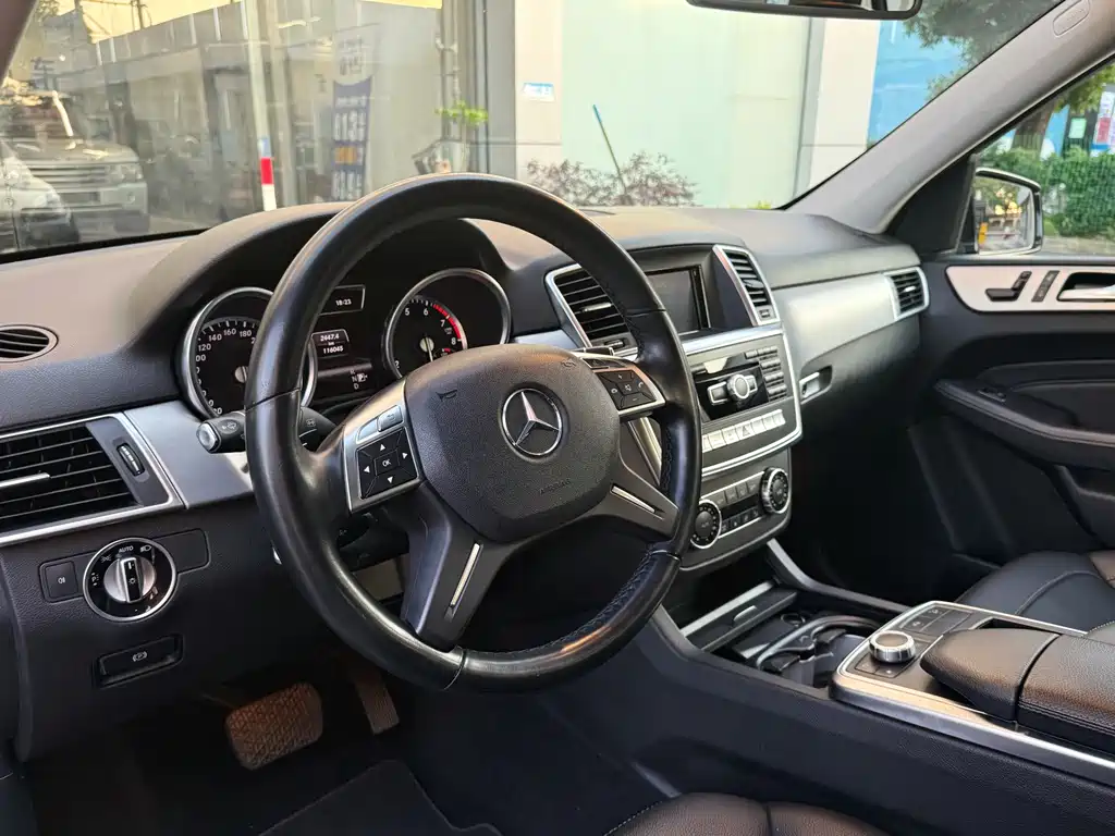 Mercedes-Benz M-Class ML 300