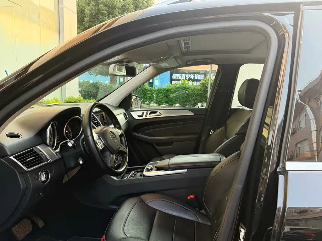 Mercedes-Benz M-Class ML 300