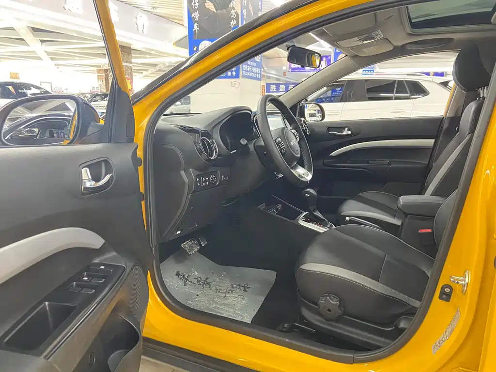 Stonic 1.4 L CVT Sunroof