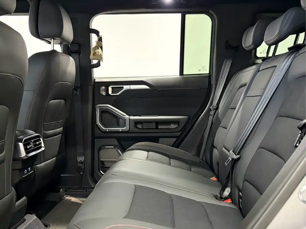 Jetour Traveller 2.0 T 4 WD Cross PRO+ Entertainment