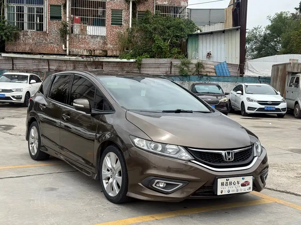Jade 1.8 L Auto Comfort Elite 5-seat
