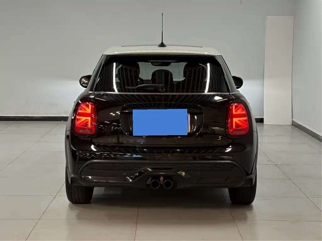 MINI 2.0 T COOPER S Artist 5-door