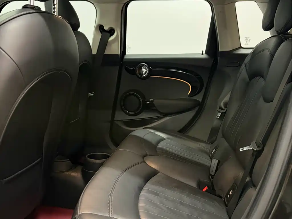 MINI 2.0 T COOPER S Artist 5-door