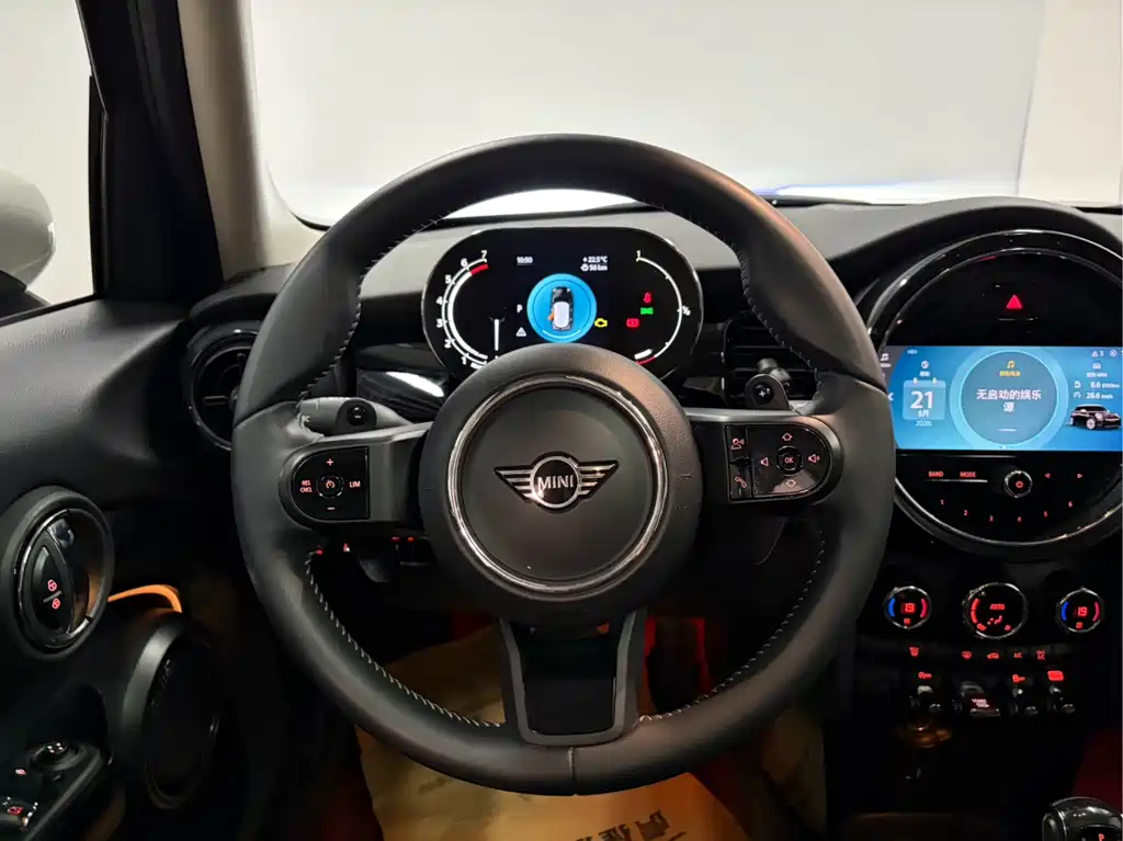 MINI 2.0 T COOPER S Artist 5-door