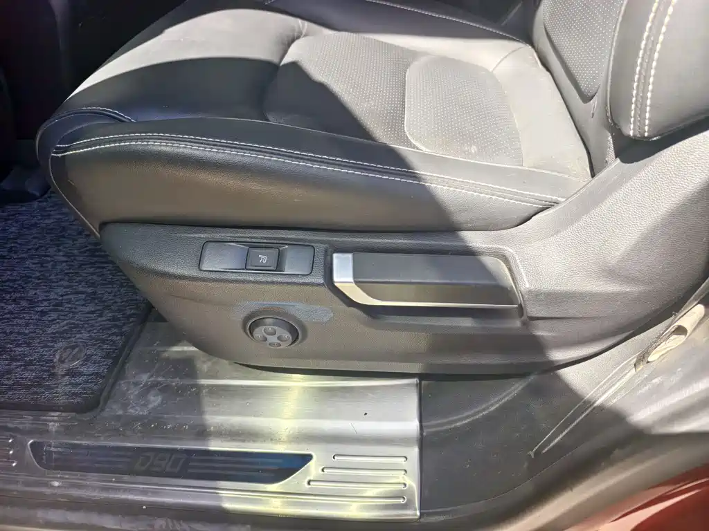 Maxus D90 2.0 T Auto 4 WD Star