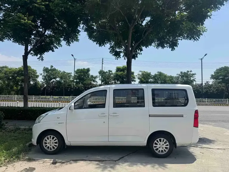 Wuling Rongguang V 1.5 L Standard