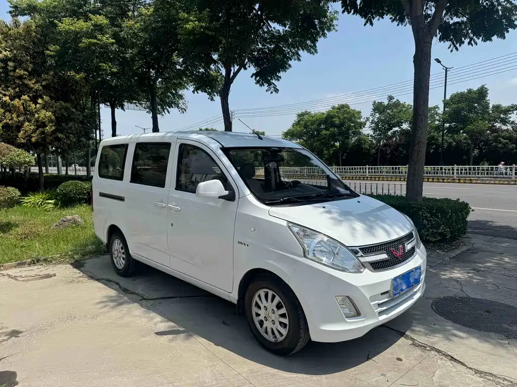 Wuling Rongguang V 1.5 L Standard