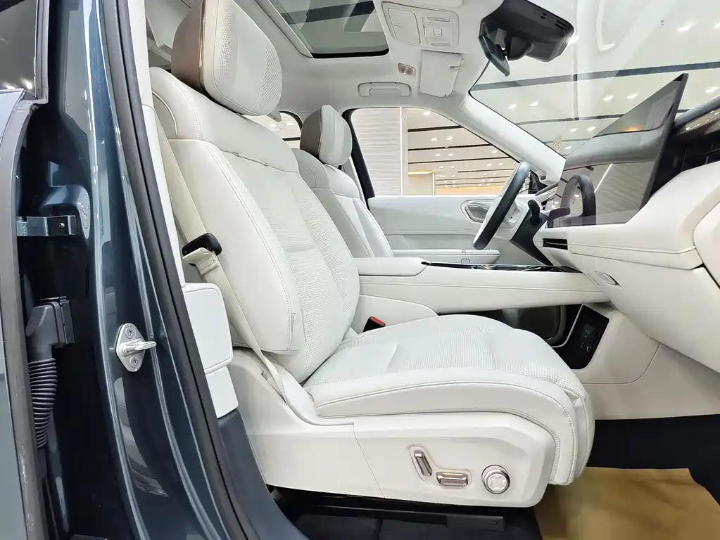 Lynk & Co 900 领克900 2025款 2.0 T Ultra 6座